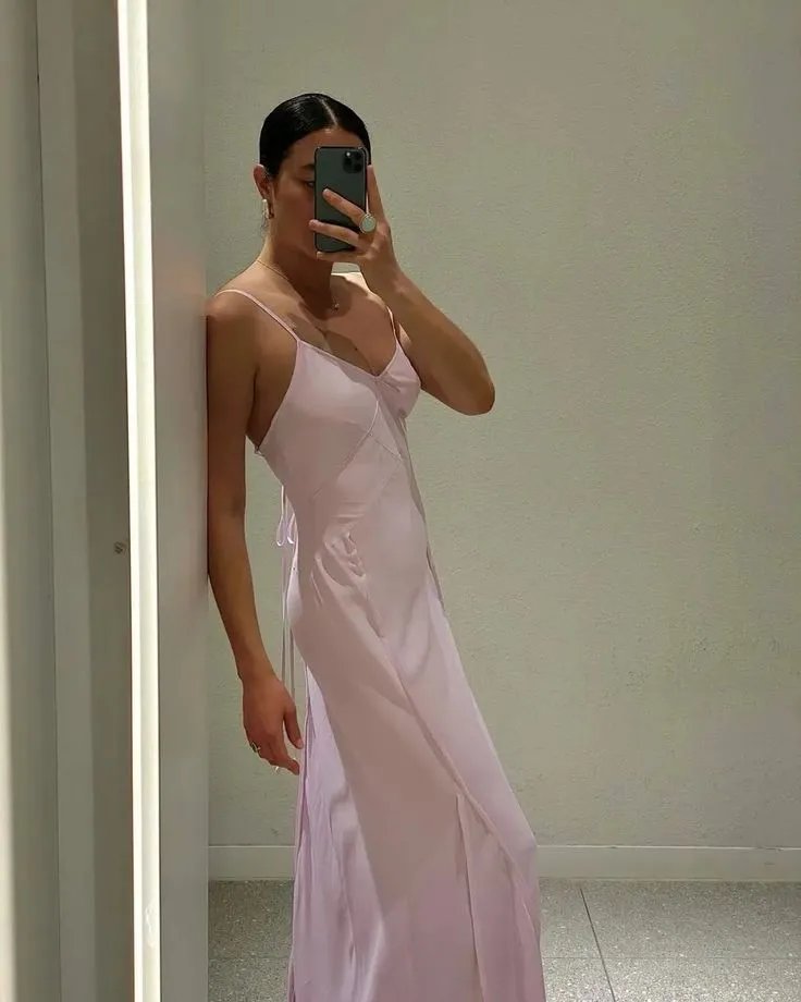Powder Pink 2025 Fashion Trends